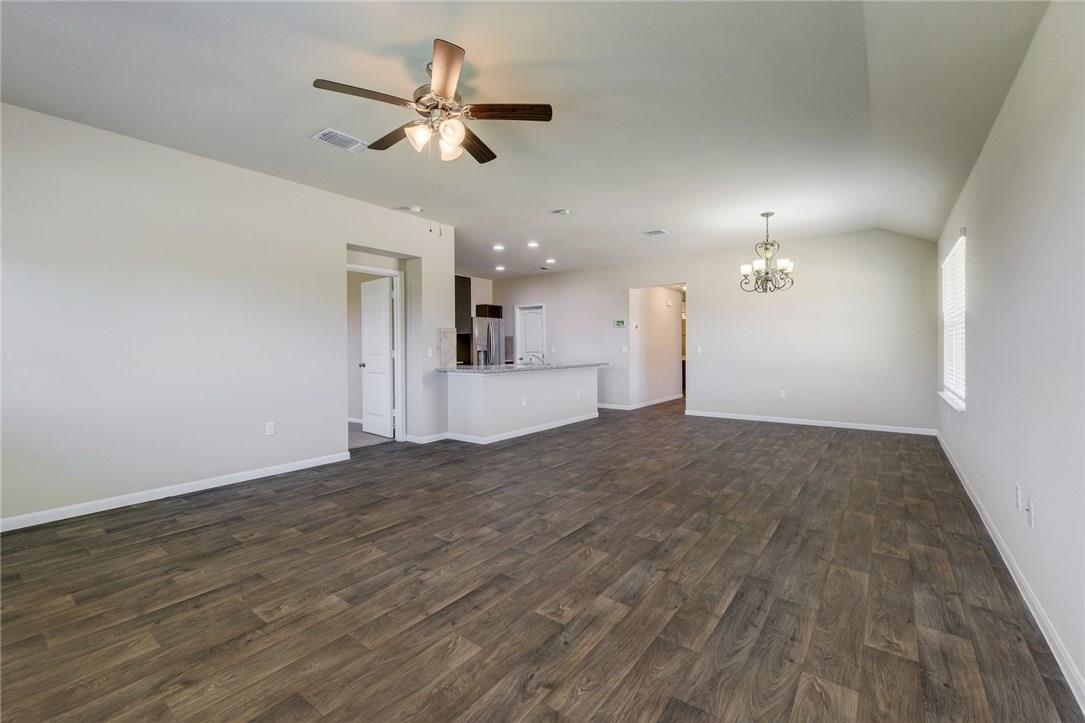 401 Cassandra Dr, Hutto, TX 78634