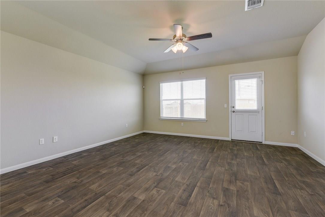 401 Cassandra Dr, Hutto, TX 78634