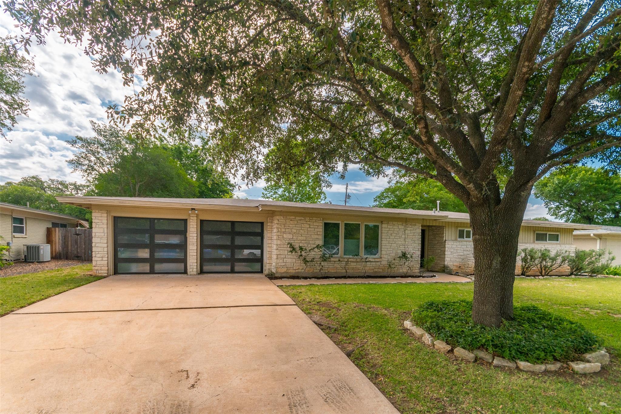 4507 Pack Saddle Pass, Austin, TX 78745