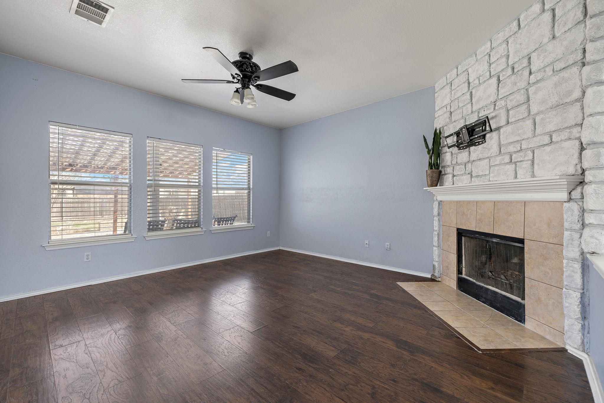 114 Almquist St, Hutto, TX 78634