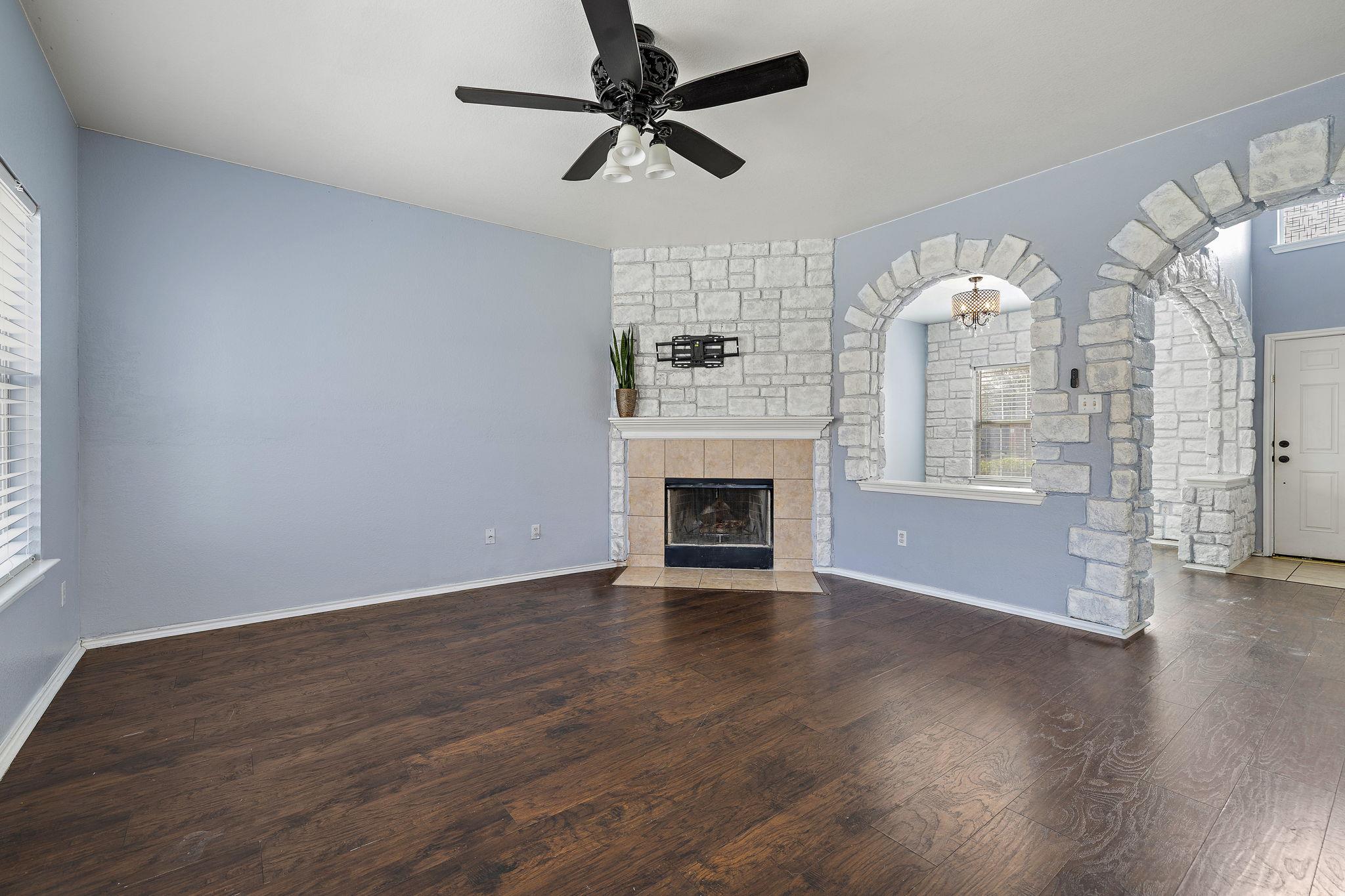 114 Almquist St, Hutto, TX 78634