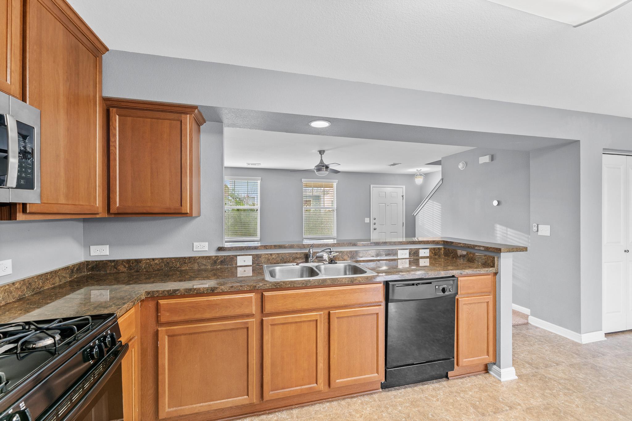 320 Trestle Tree # 32, San Marcos, TX 78666