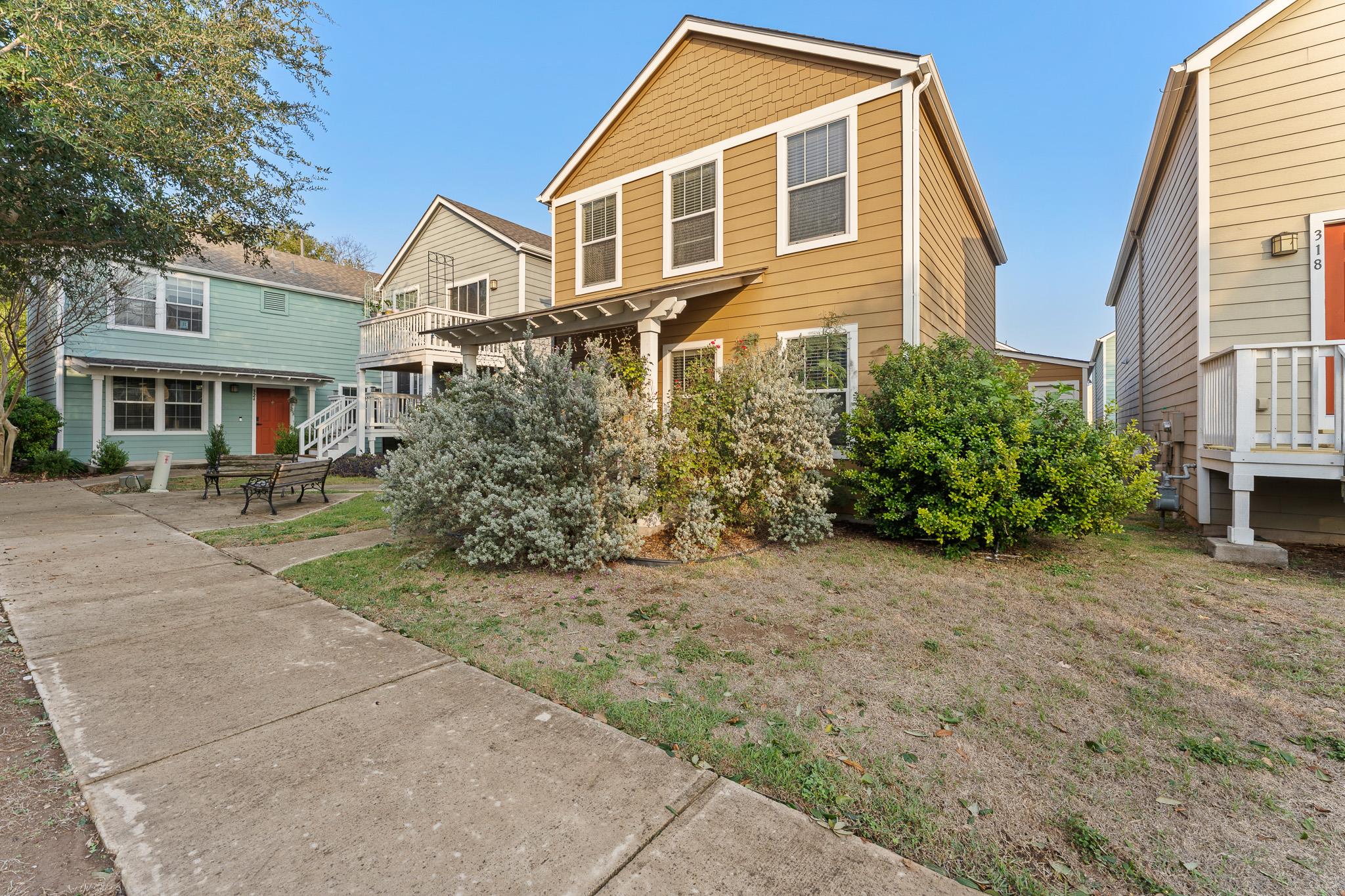 320 Trestle Tree # 32, San Marcos, TX 78666