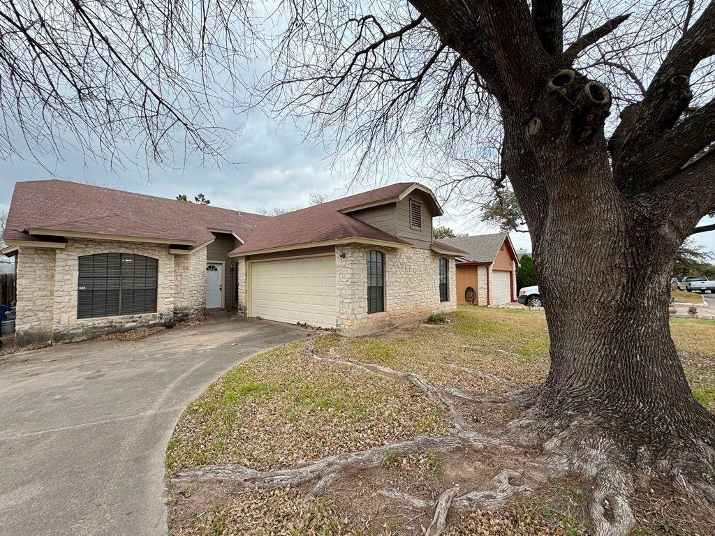 1002 Great Britain Blvd, Austin, TX 78748