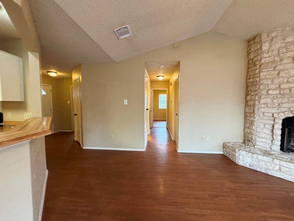 1002 Great Britain Blvd, Austin, TX 78748