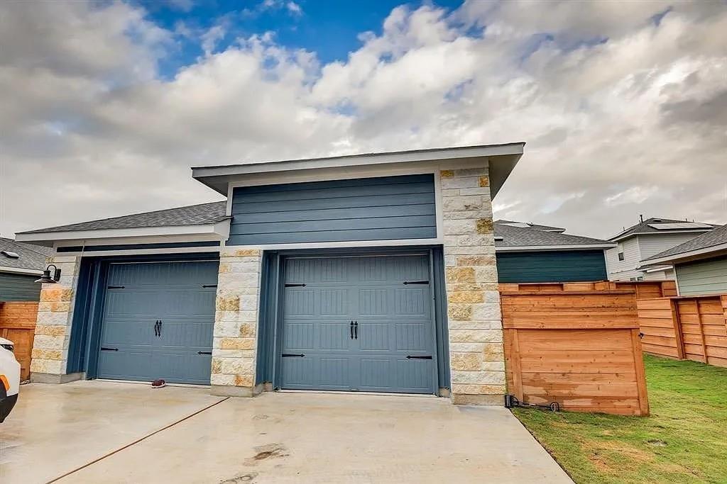 171 Santa Julia, Kyle, TX 78640