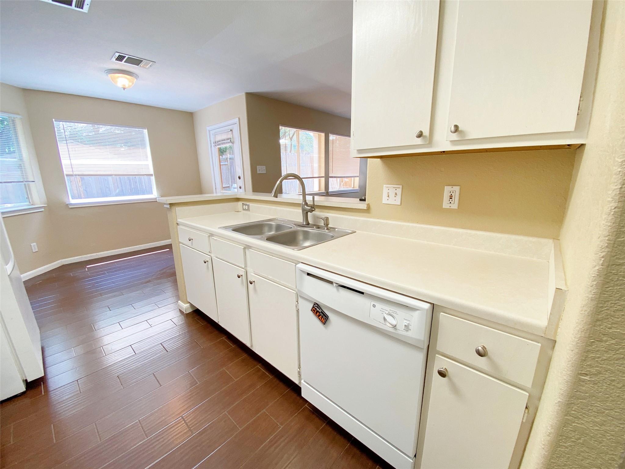 833 Sagewood Trl, San Marcos, TX 78666