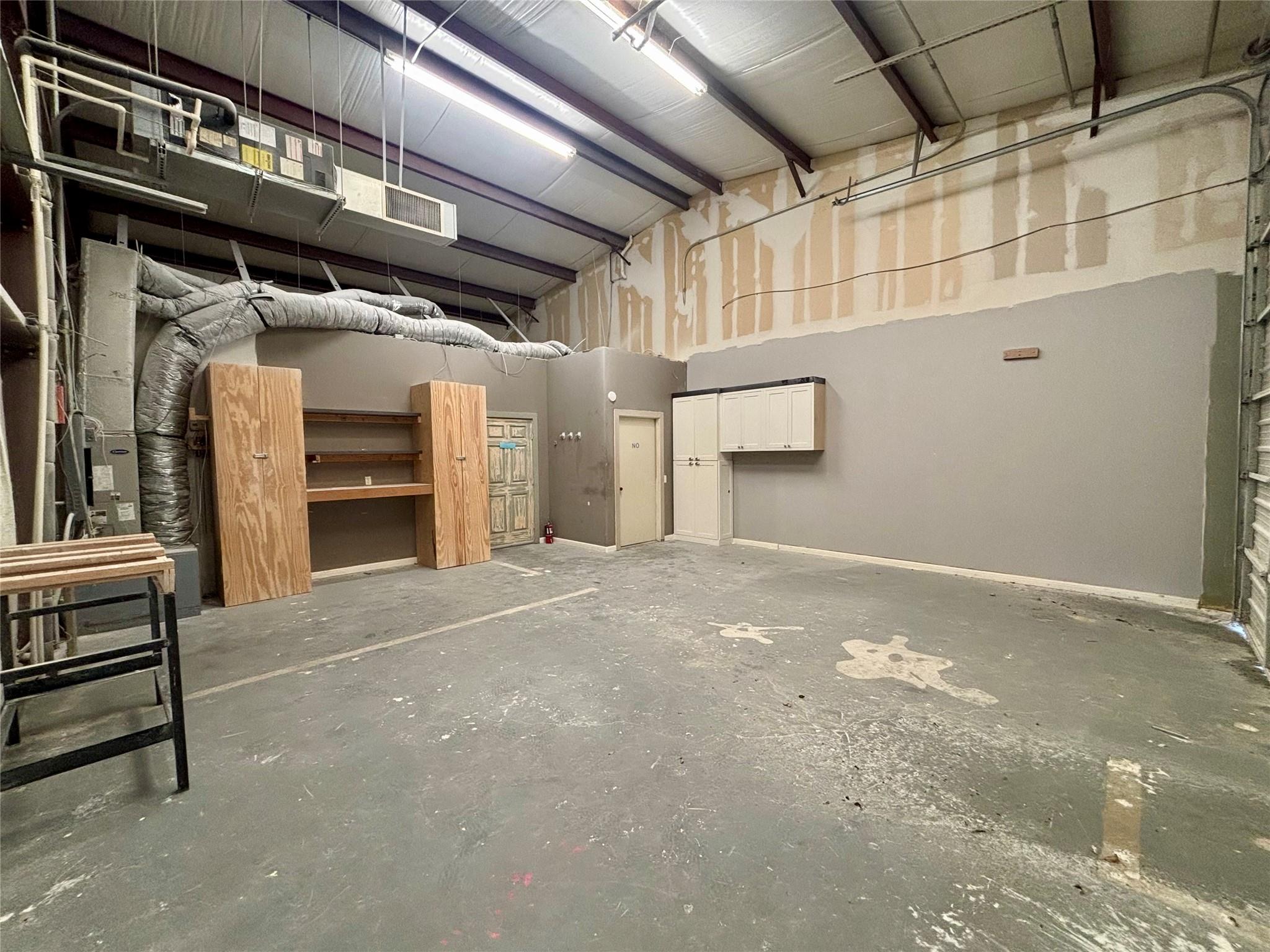 623 W Front St # 2100, Hutto, TX 78634