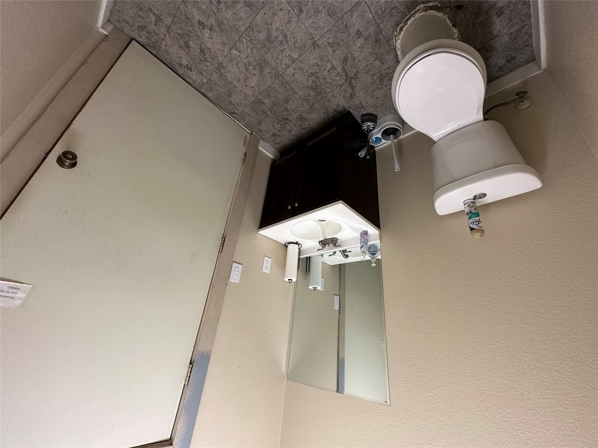 623 W Front St # 2100, Hutto, TX 78634