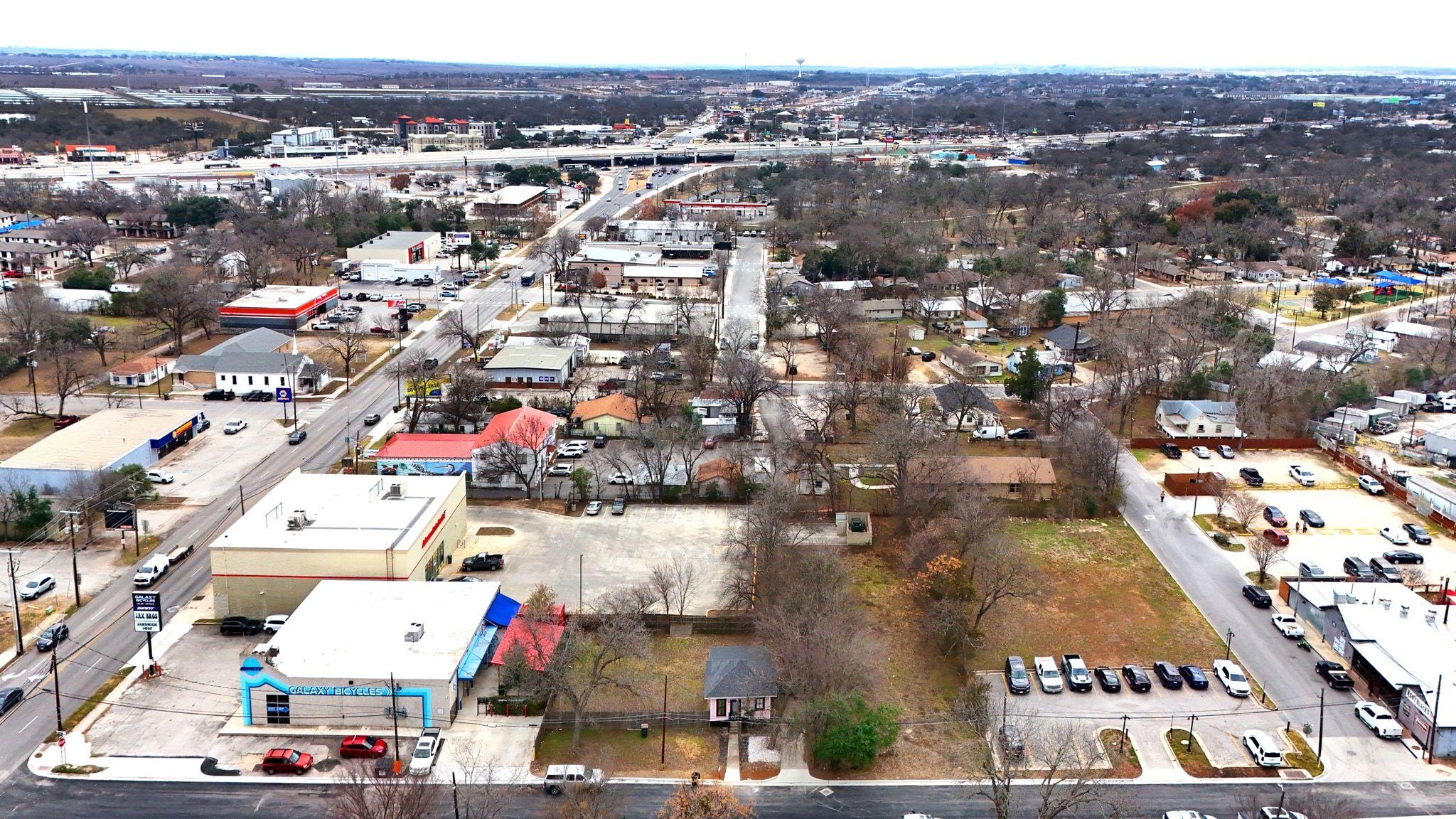 117 W Grove St, San Marcos, TX 78666