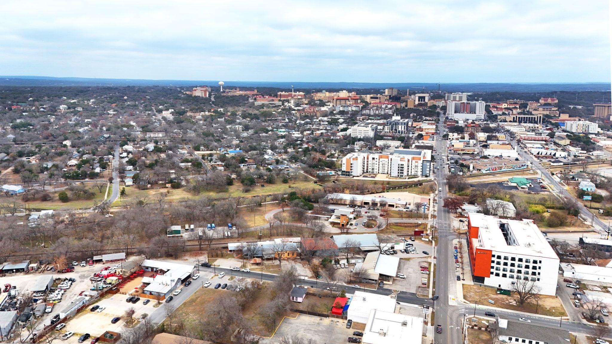 117 W Grove St, San Marcos, TX 78666