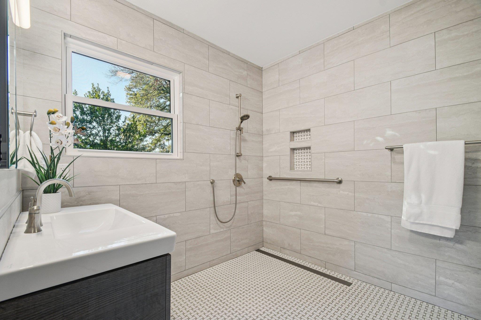 809 E 38th St, Austin, TX 78705