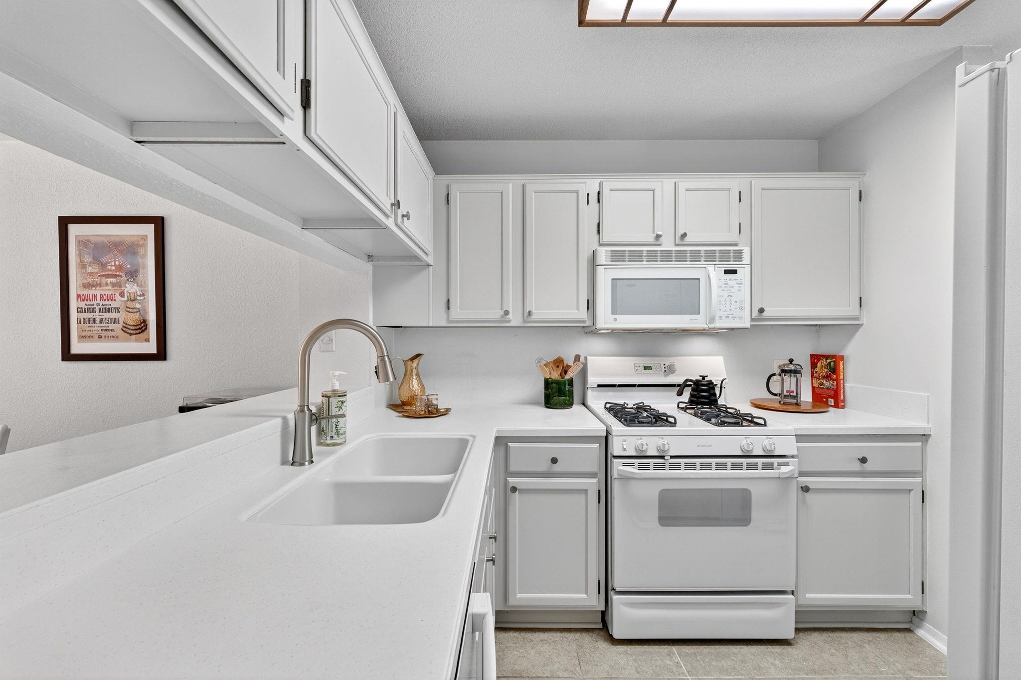 1411 Gracy Farms Ln # 118, Austin, TX 78758