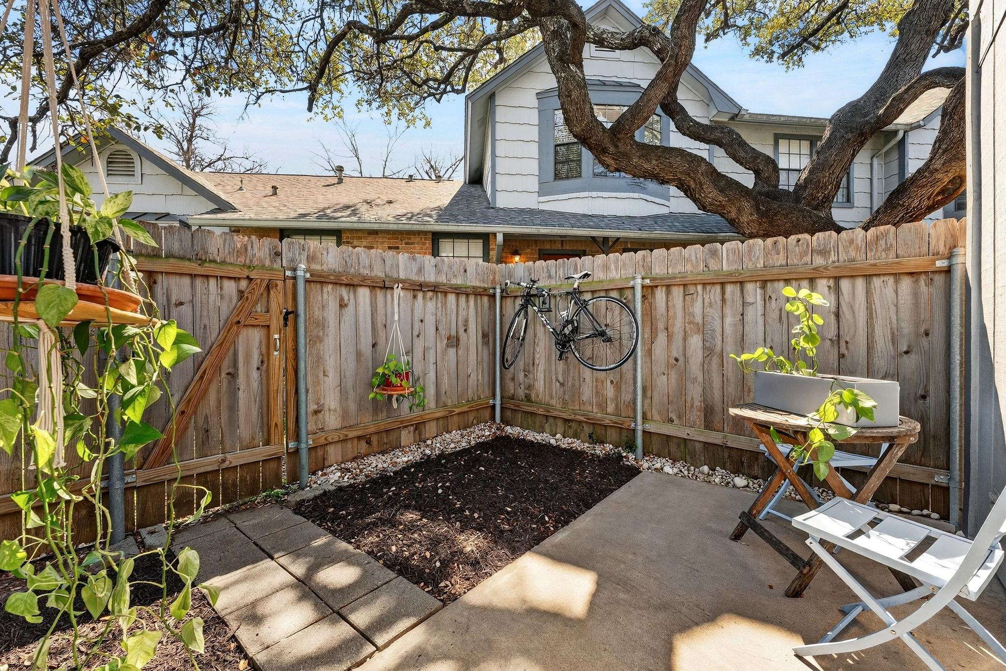 1411 Gracy Farms Ln # 118, Austin, TX 78758