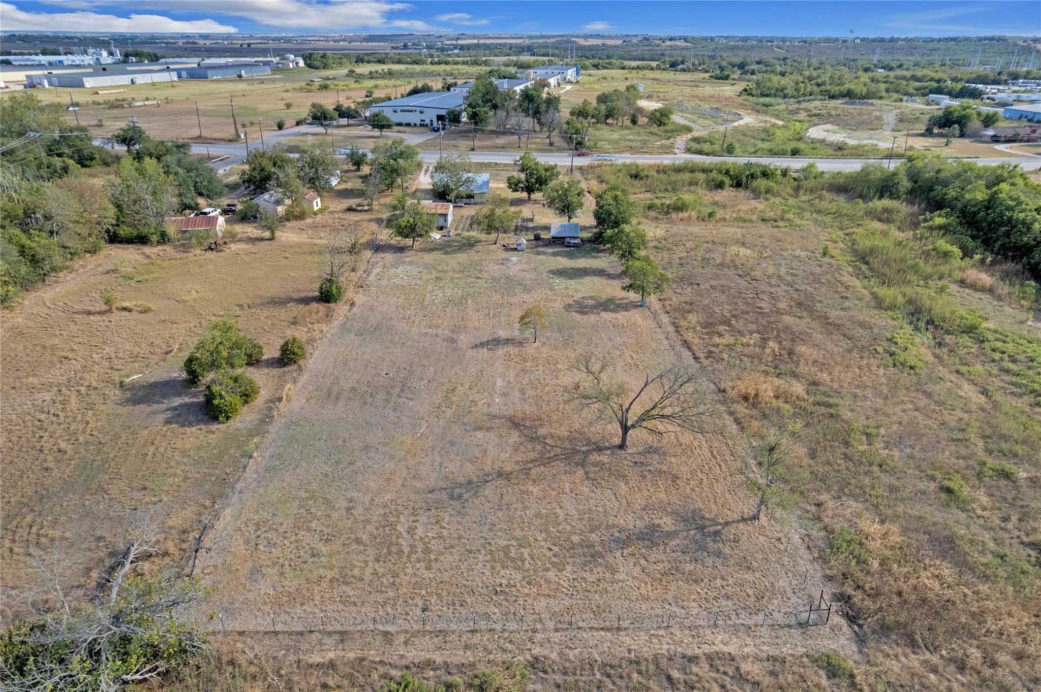 1607 E 4Th St, Taylor, TX 76574