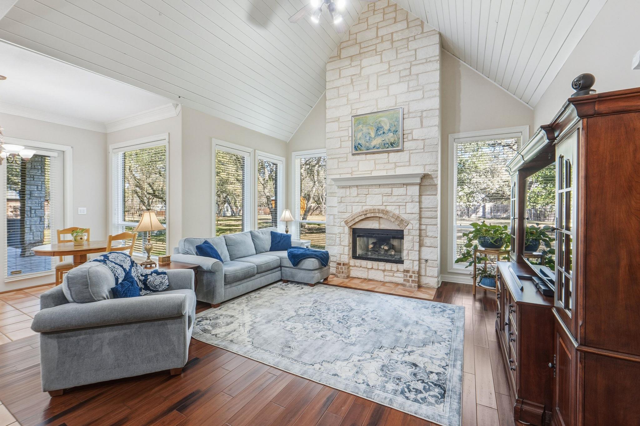 209 Goldridge Dr, Georgetown, TX 78633