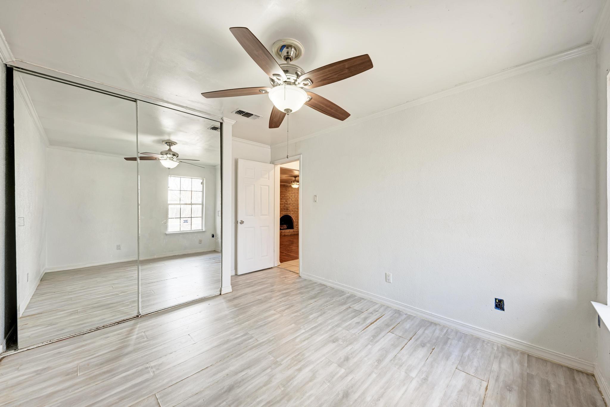 1307 Meadgreen Dr, Austin, TX 78758