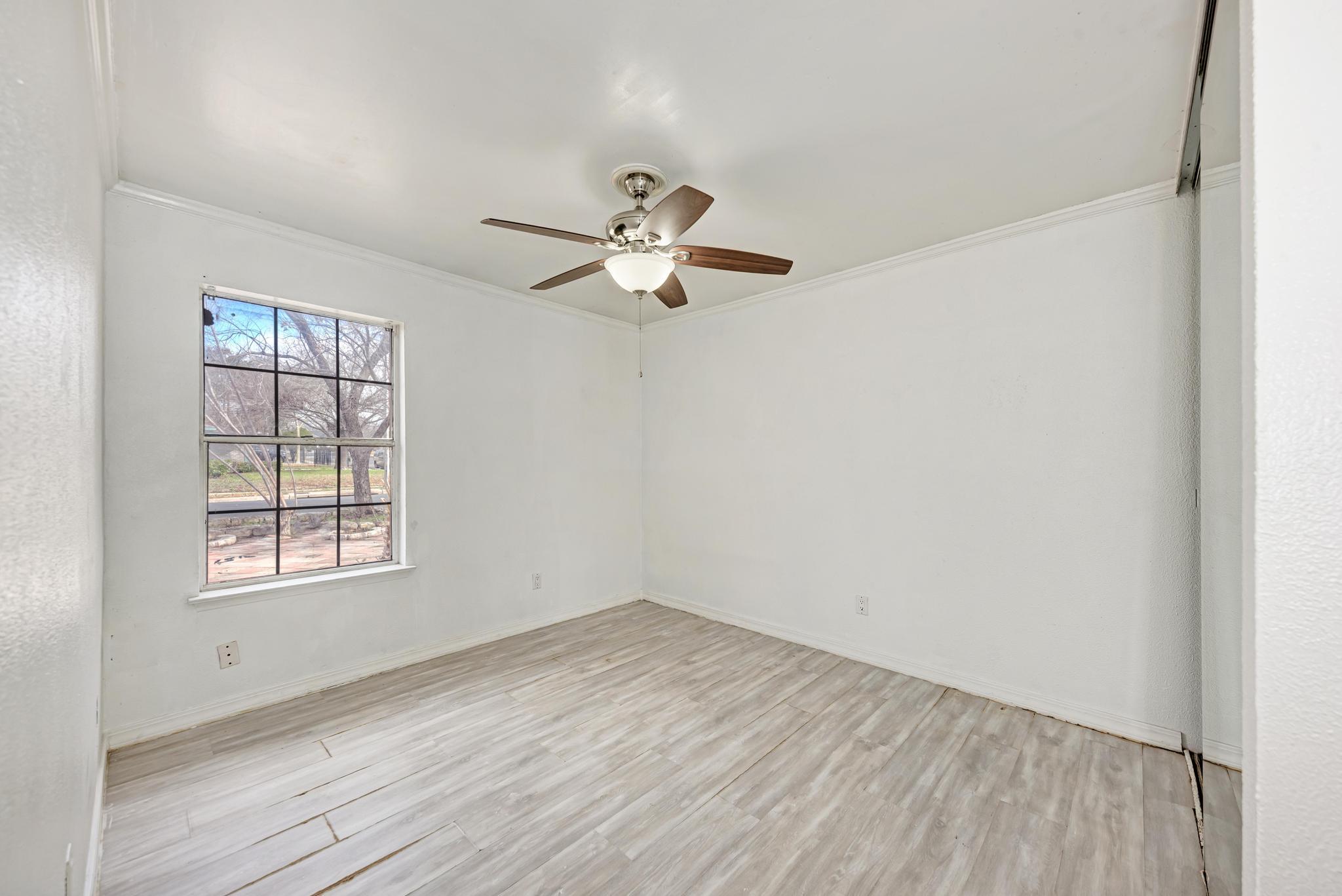 1307 Meadgreen Dr, Austin, TX 78758