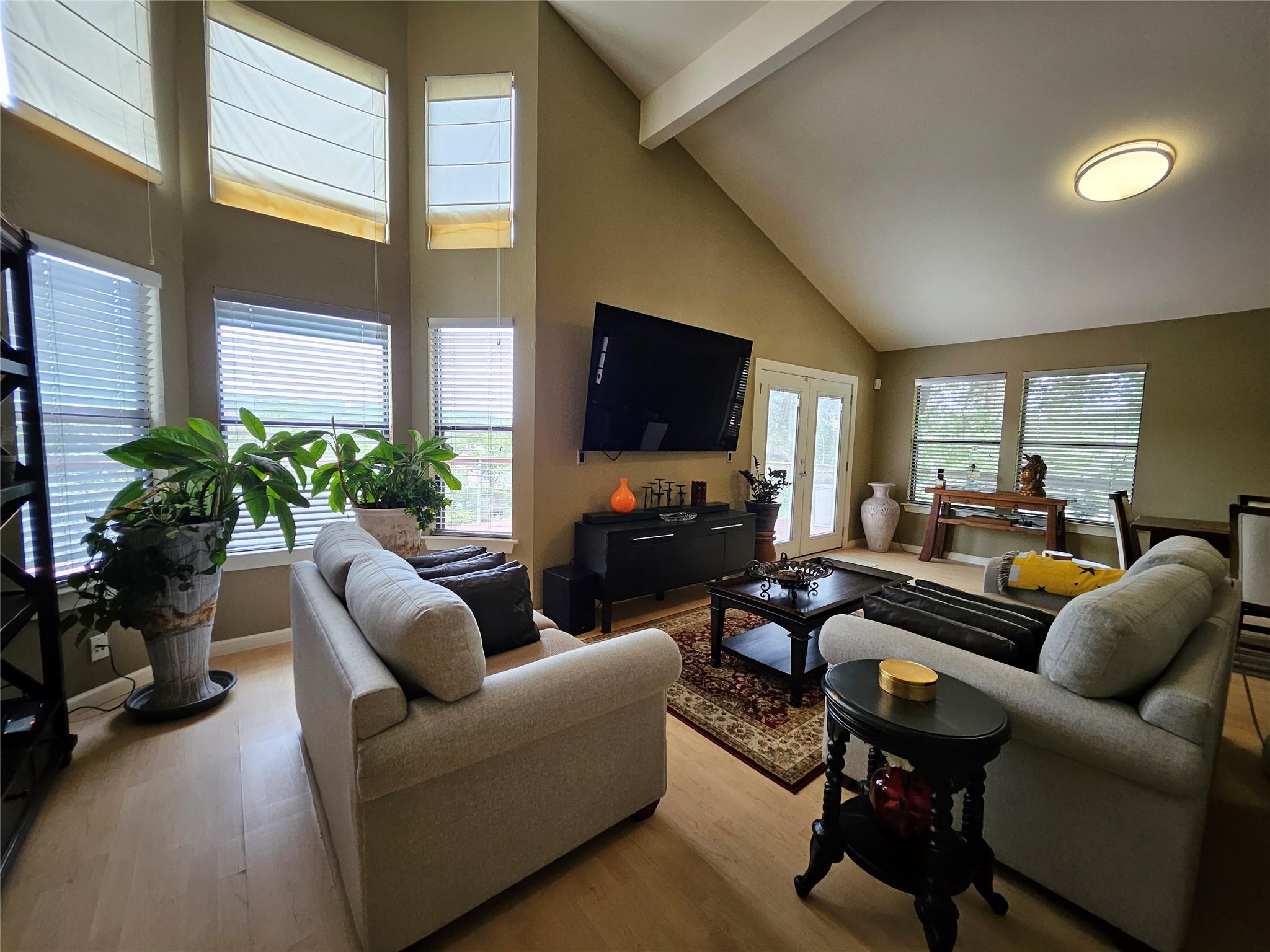 21201 Kathy Ln, Spicewood, TX 78669