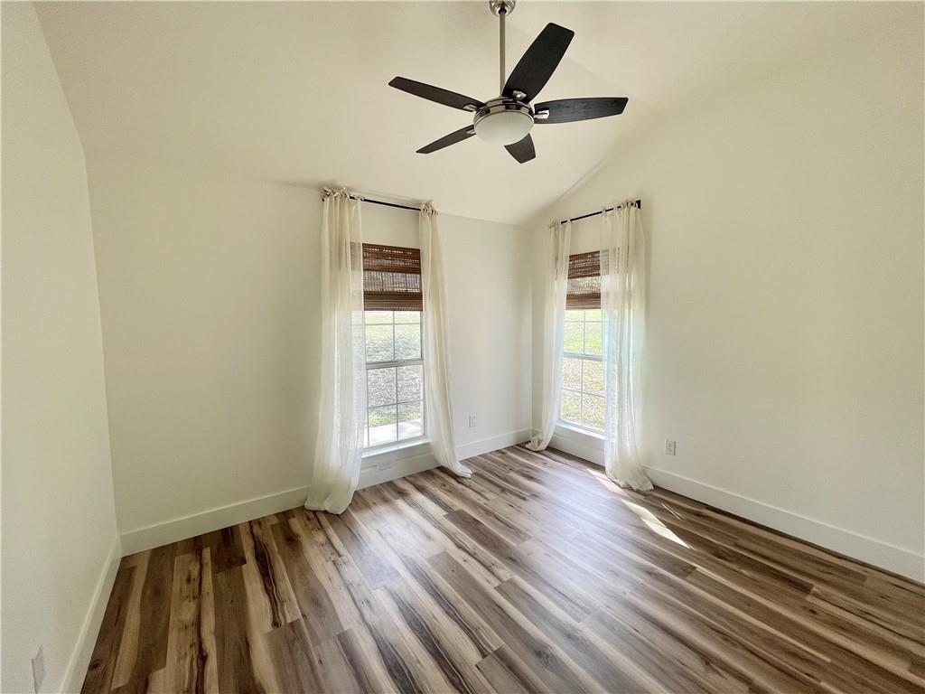 104 Cowal Dr S, Briarcliff, TX 78669