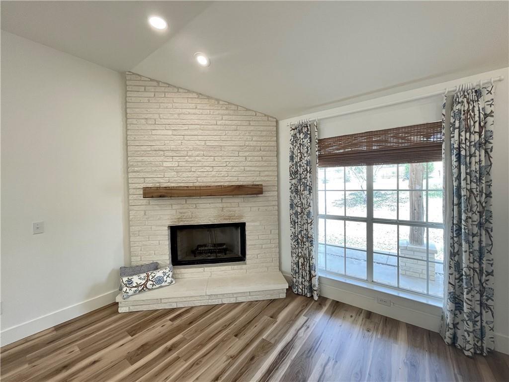 104 Cowal Dr S, Briarcliff, TX 78669