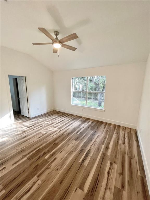 104 Cowal Dr S, Briarcliff, TX 78669