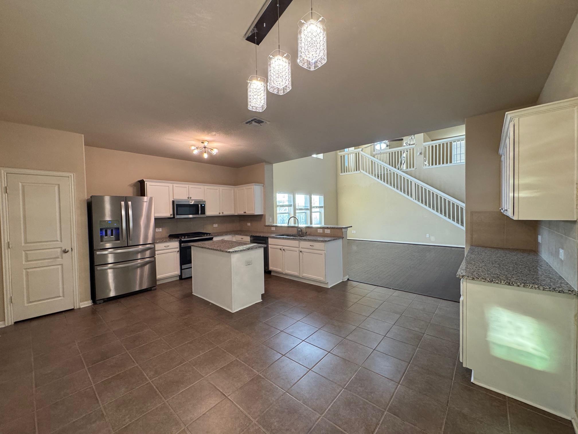 117 Kemah Dr, Kyle, TX 78640