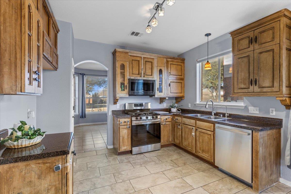 3523 Cheyenne St, Round Rock, TX 78665