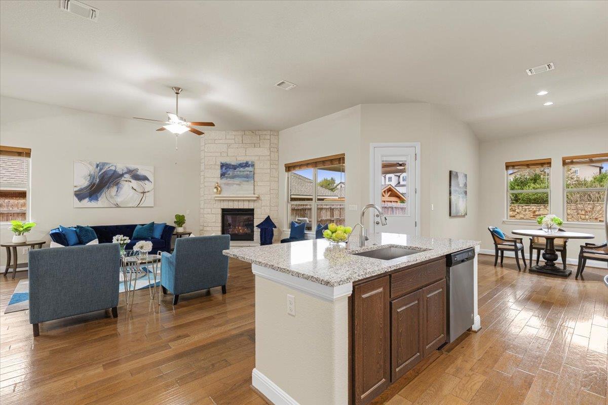 138 Challis Ct, Austin, TX 78737