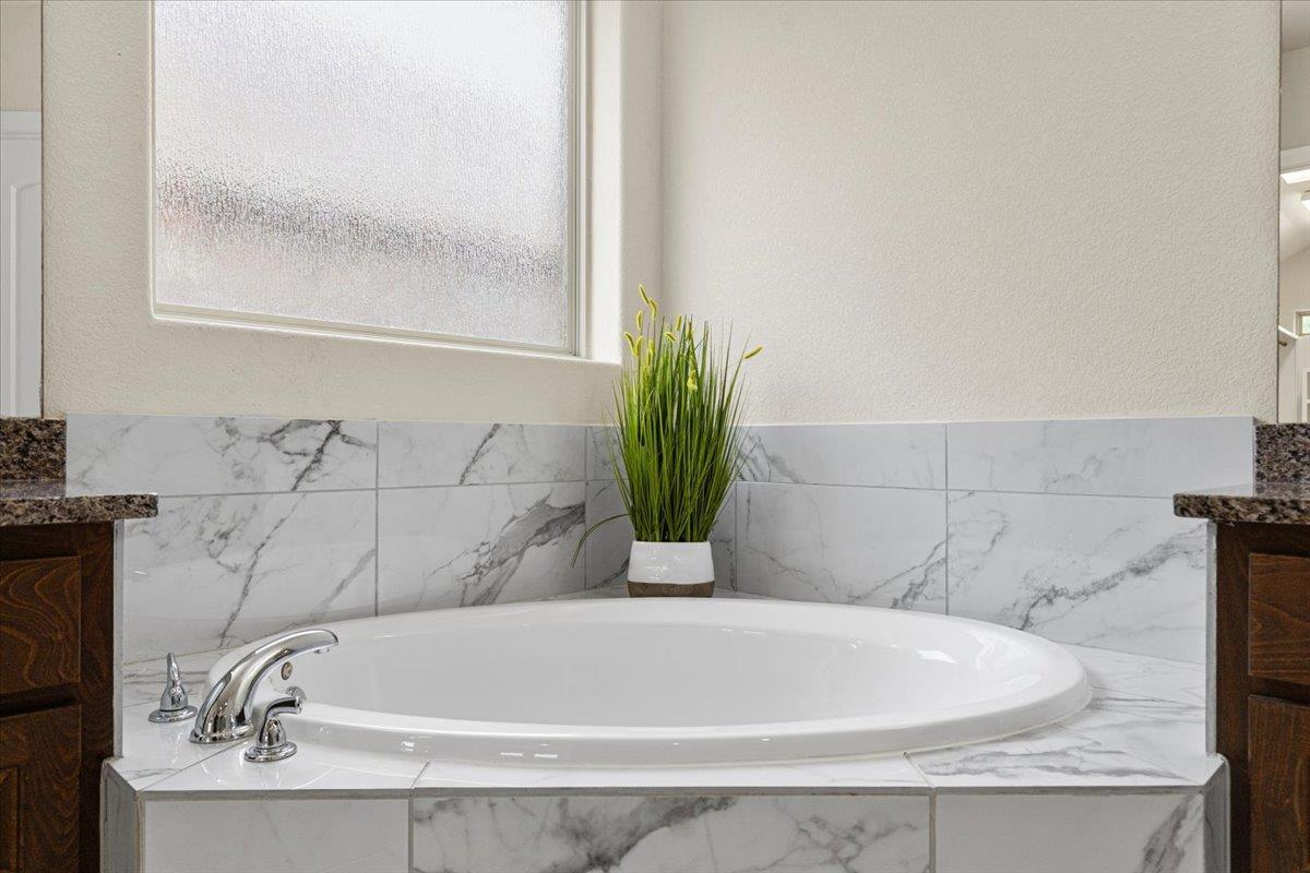 138 Challis Ct, Austin, TX 78737