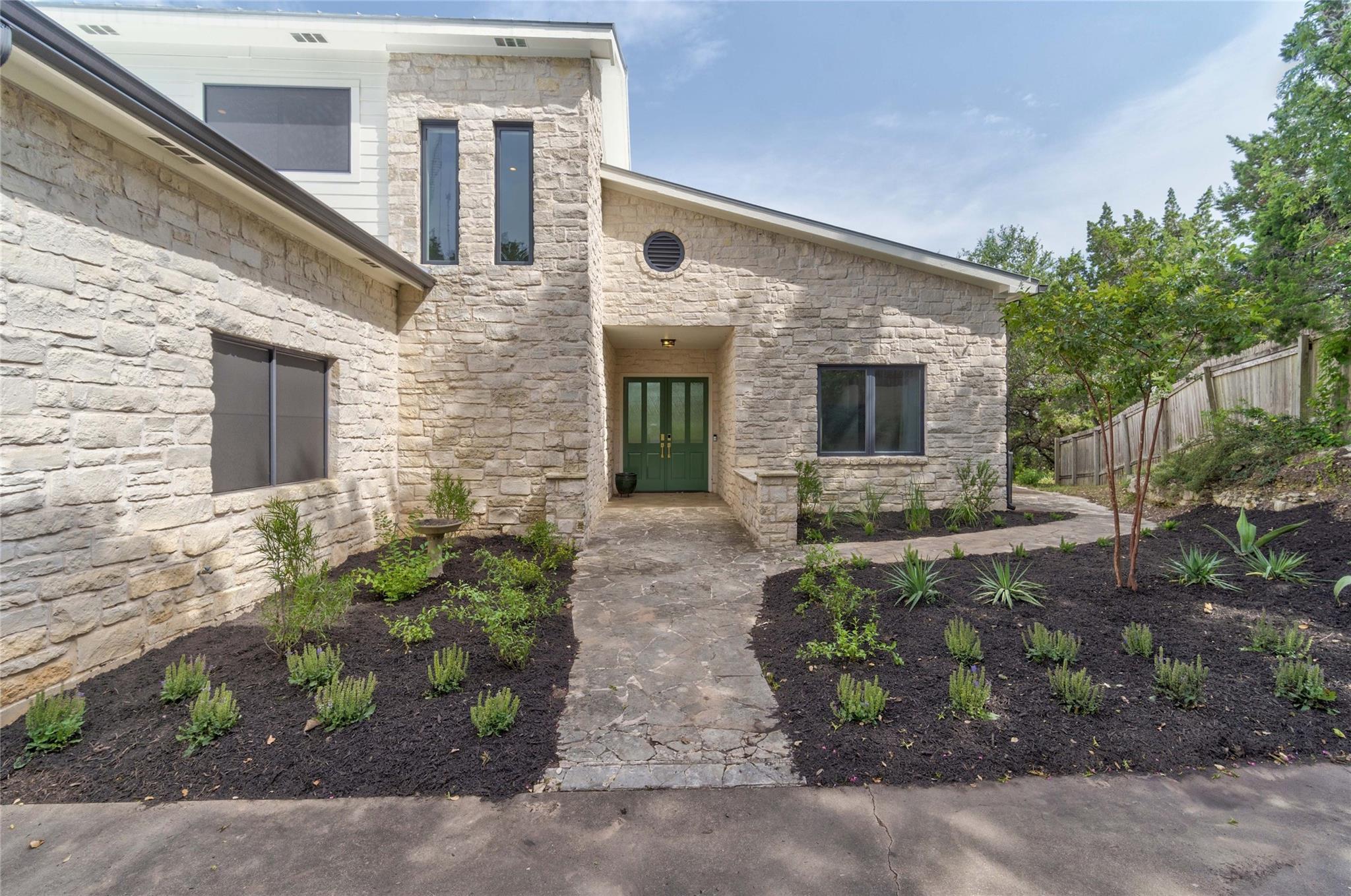 2102 Paisano Rd, Austin, TX 78746