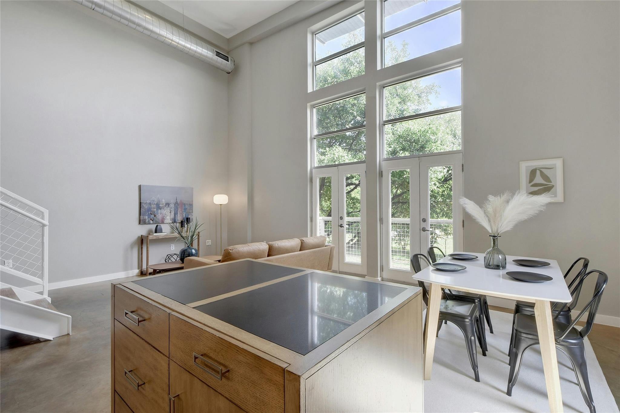 1601 E Cesar Chavez St # 201, Austin, TX 78702