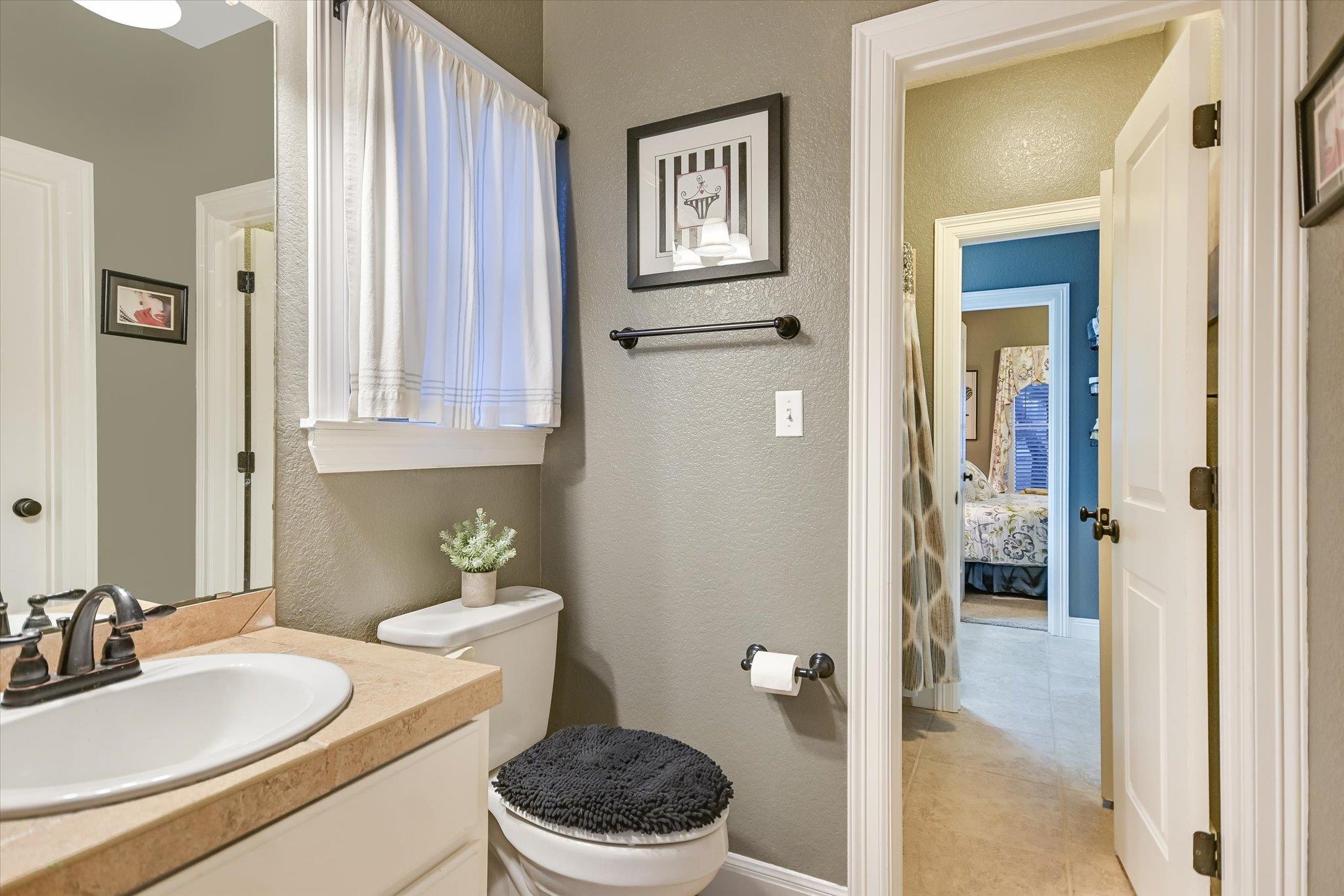 11 CREEKSIDE Dr, Wimberley, TX 78676