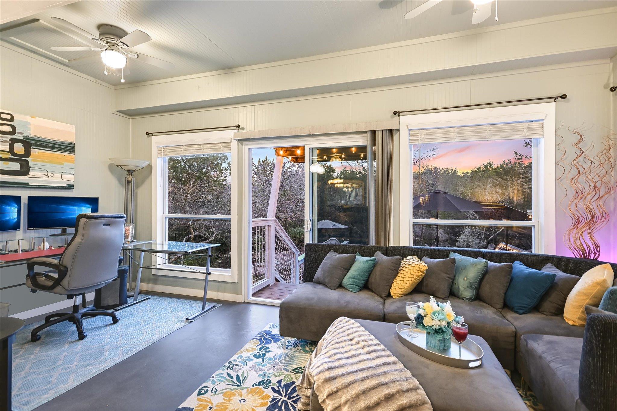 11 CREEKSIDE Dr, Wimberley, TX 78676