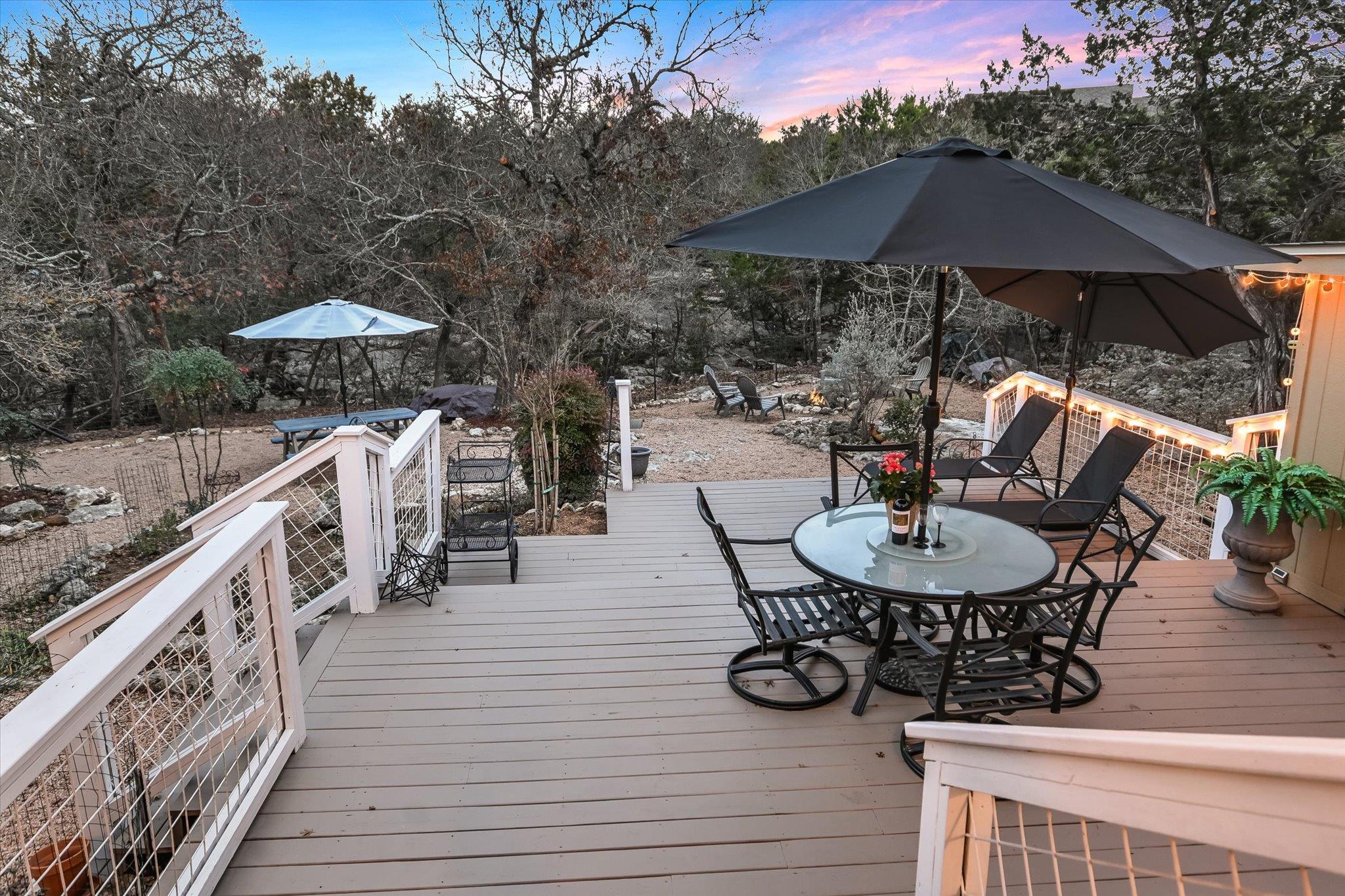 11 CREEKSIDE Dr, Wimberley, TX 78676