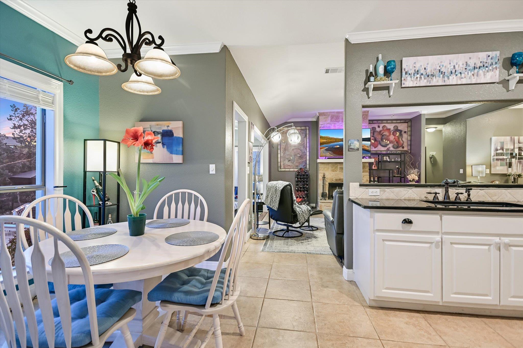 11 CREEKSIDE Dr, Wimberley, TX 78676