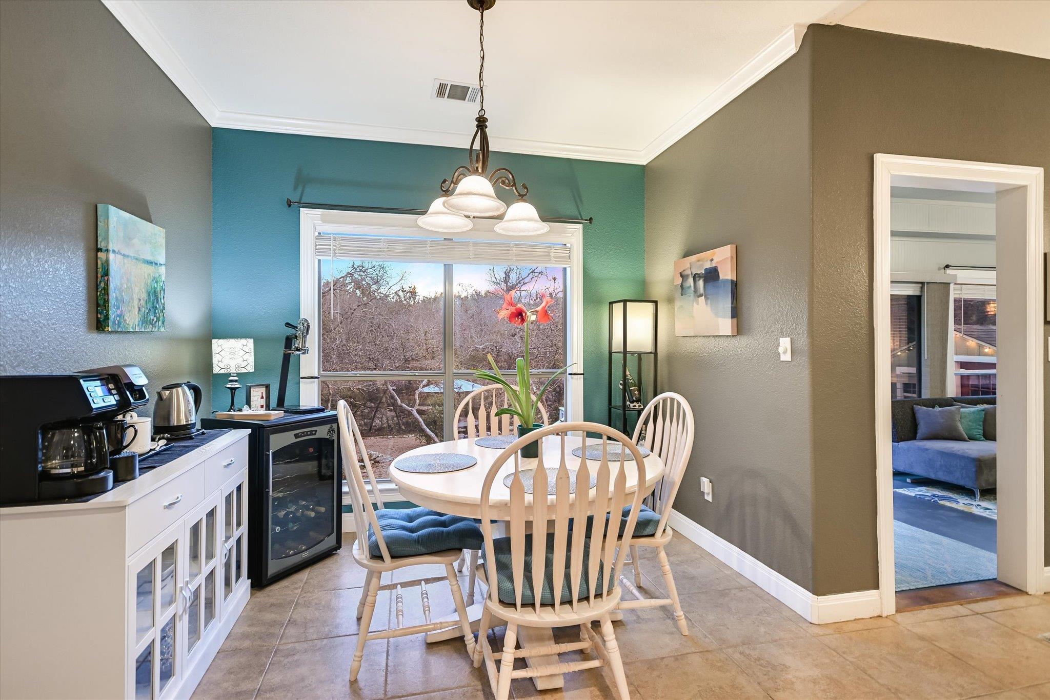 11 CREEKSIDE Dr, Wimberley, TX 78676