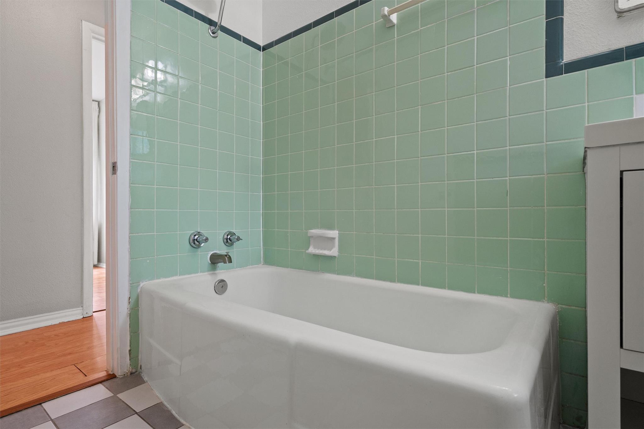 5212 Berkman Dr, Austin, TX 78723