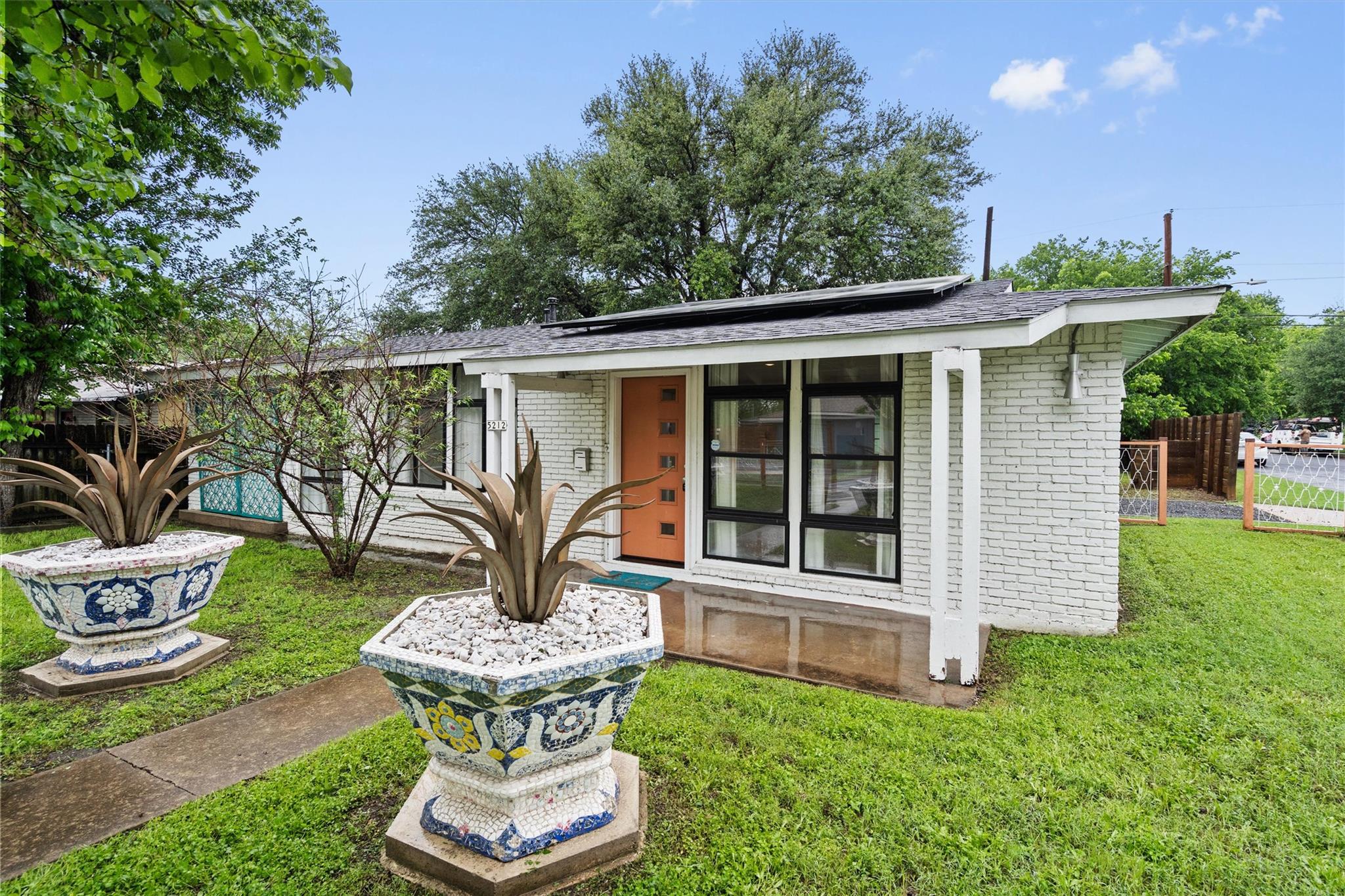 5212 Berkman Dr, Austin, TX 78723