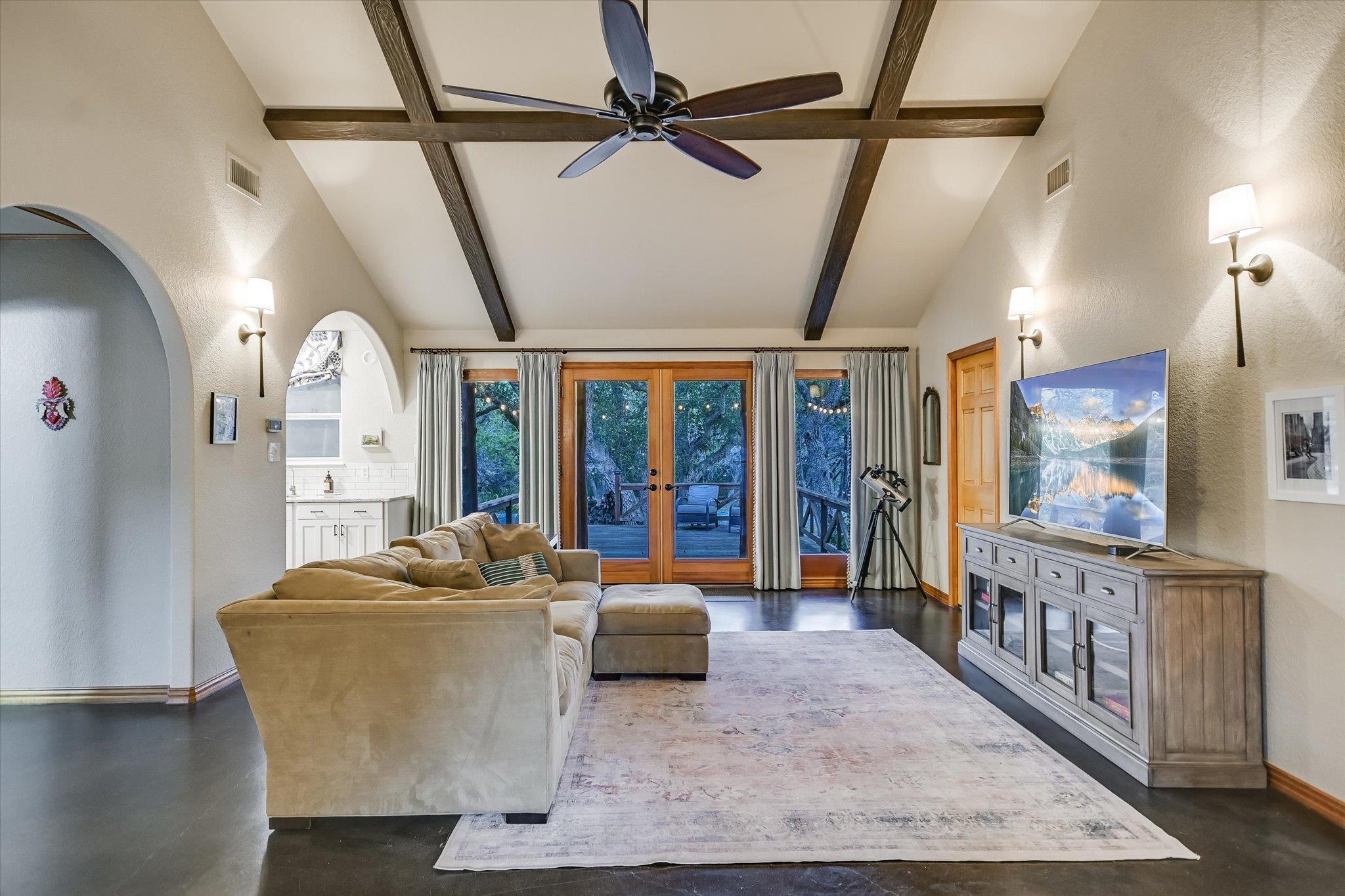 200 WINDMILL OAKS Dr, Wimberley, TX 78676