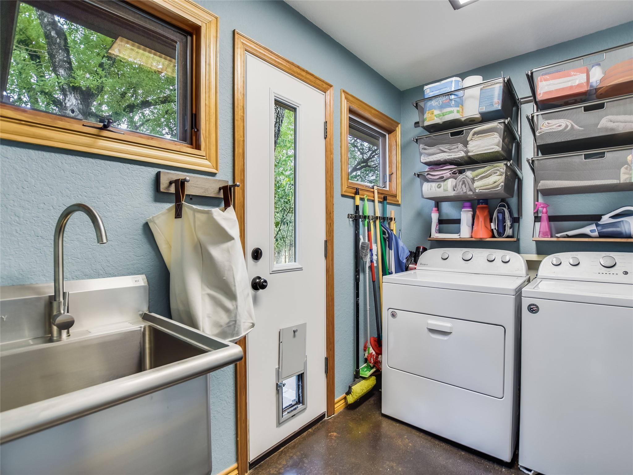 200 WINDMILL OAKS Dr, Wimberley, TX 78676