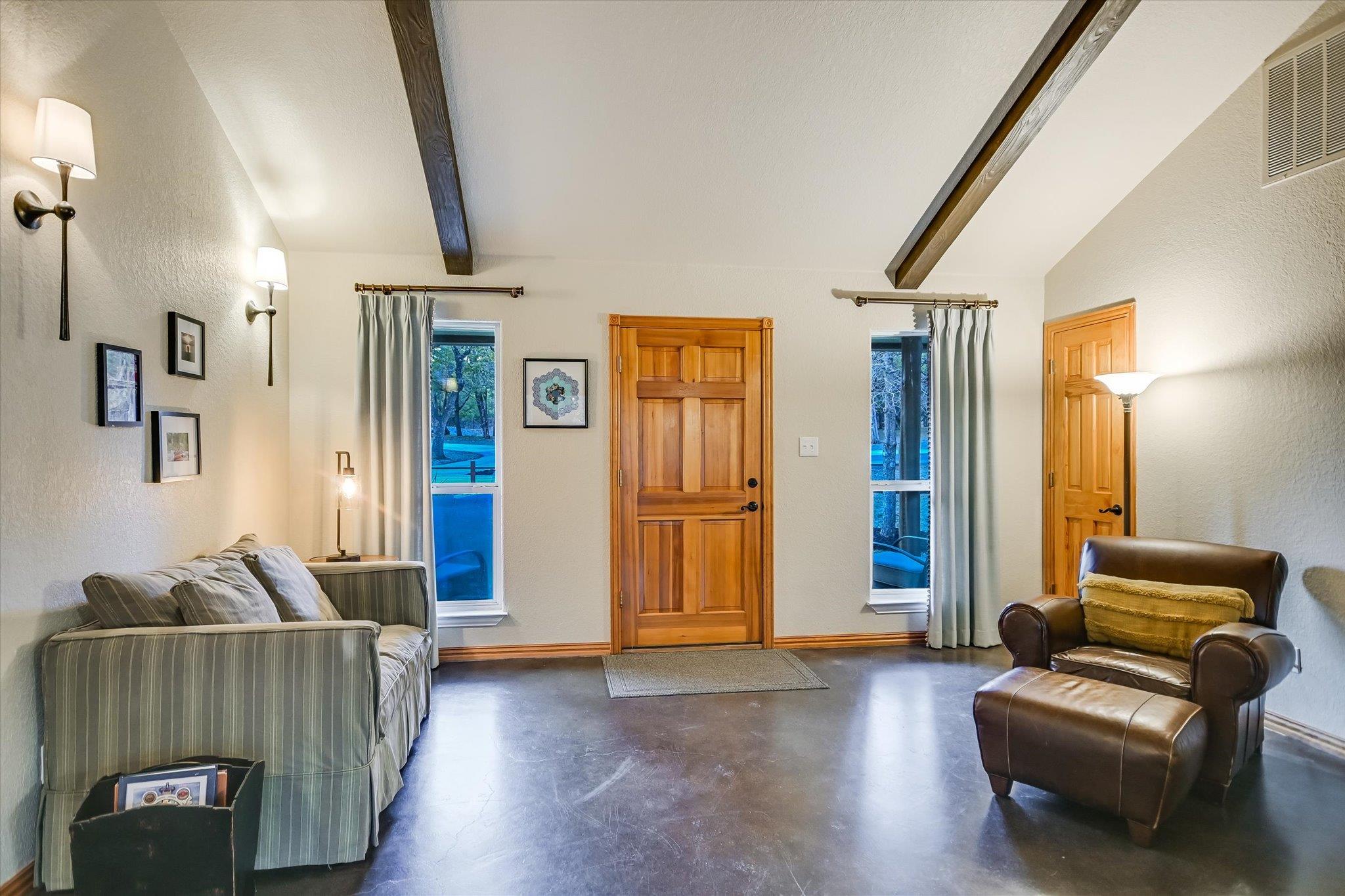 200 WINDMILL OAKS Dr, Wimberley, TX 78676