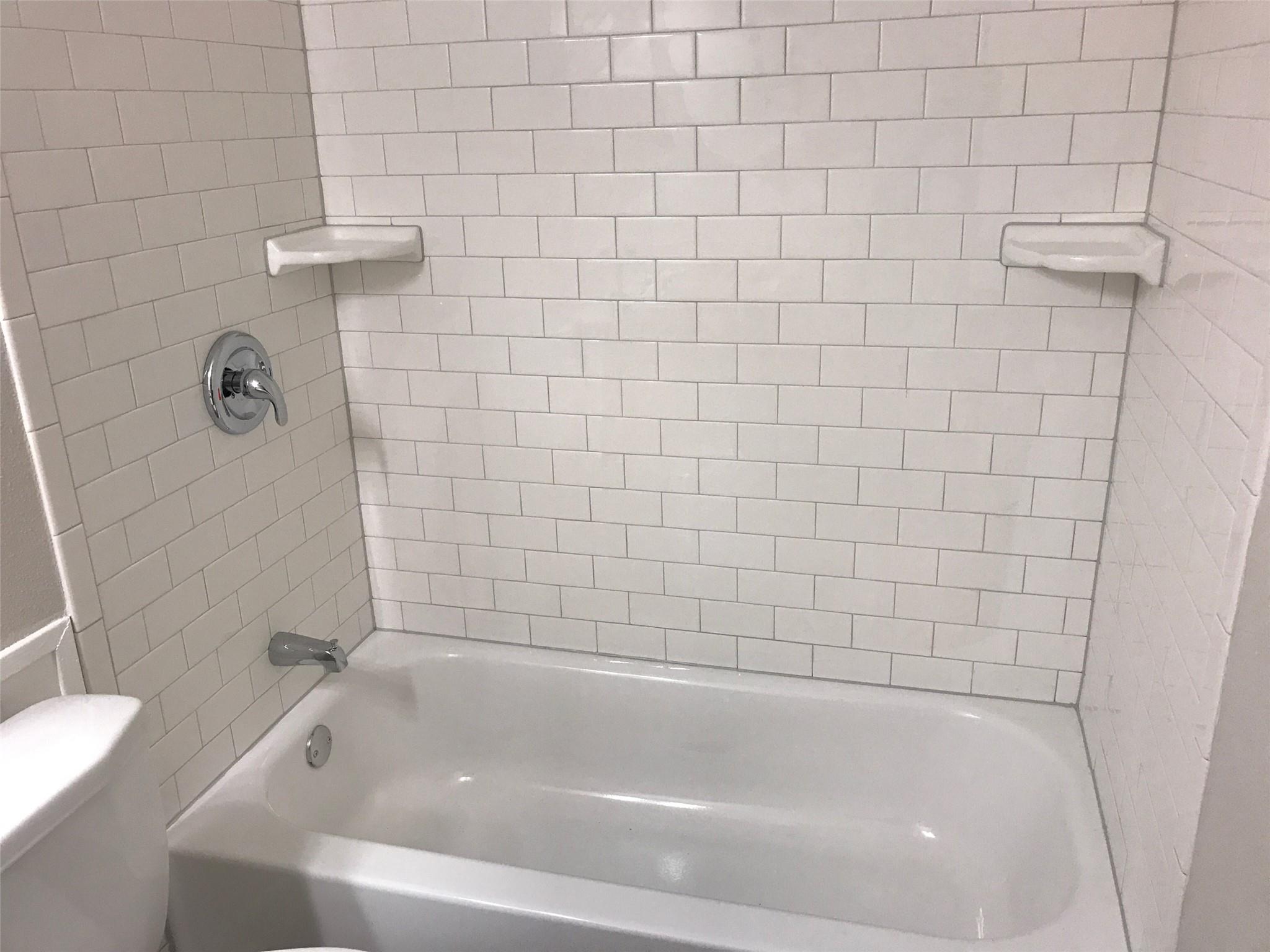 3402 S Oak Dr # B, Austin, TX 78704