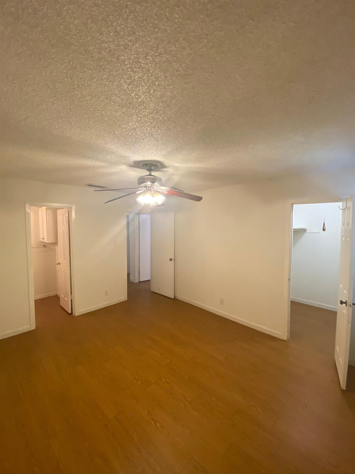 3402 S Oak Dr # B, Austin, TX 78704