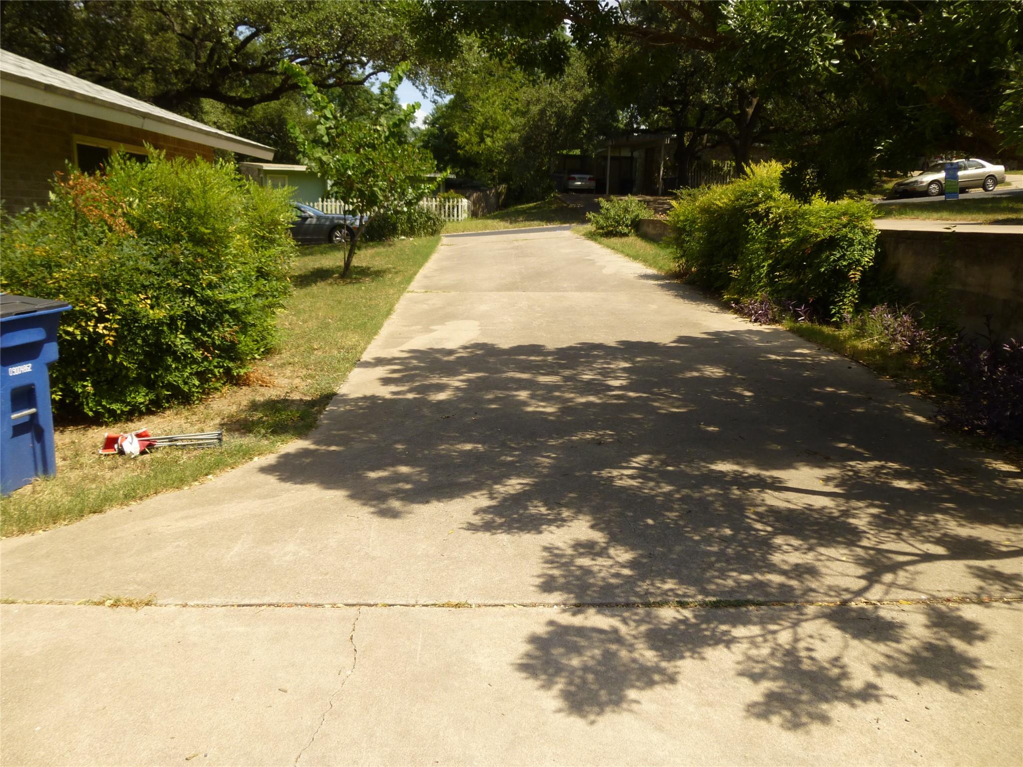 3402 S Oak Dr # B, Austin, TX 78704