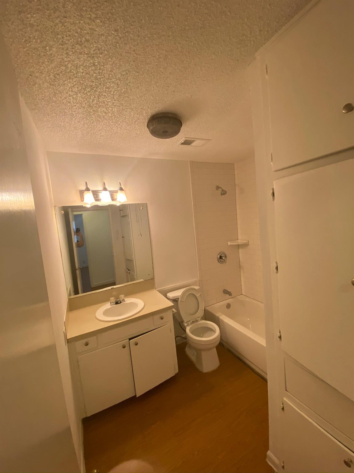 3402 S Oak Dr # B, Austin, TX 78704