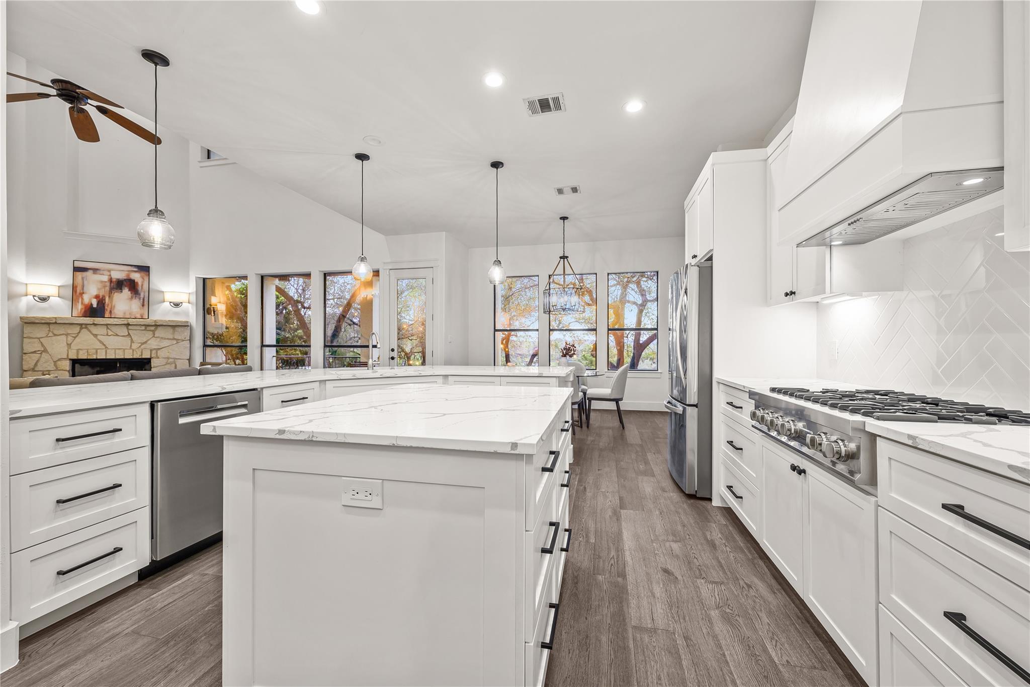 13601 Montview Dr, Austin, TX 78732