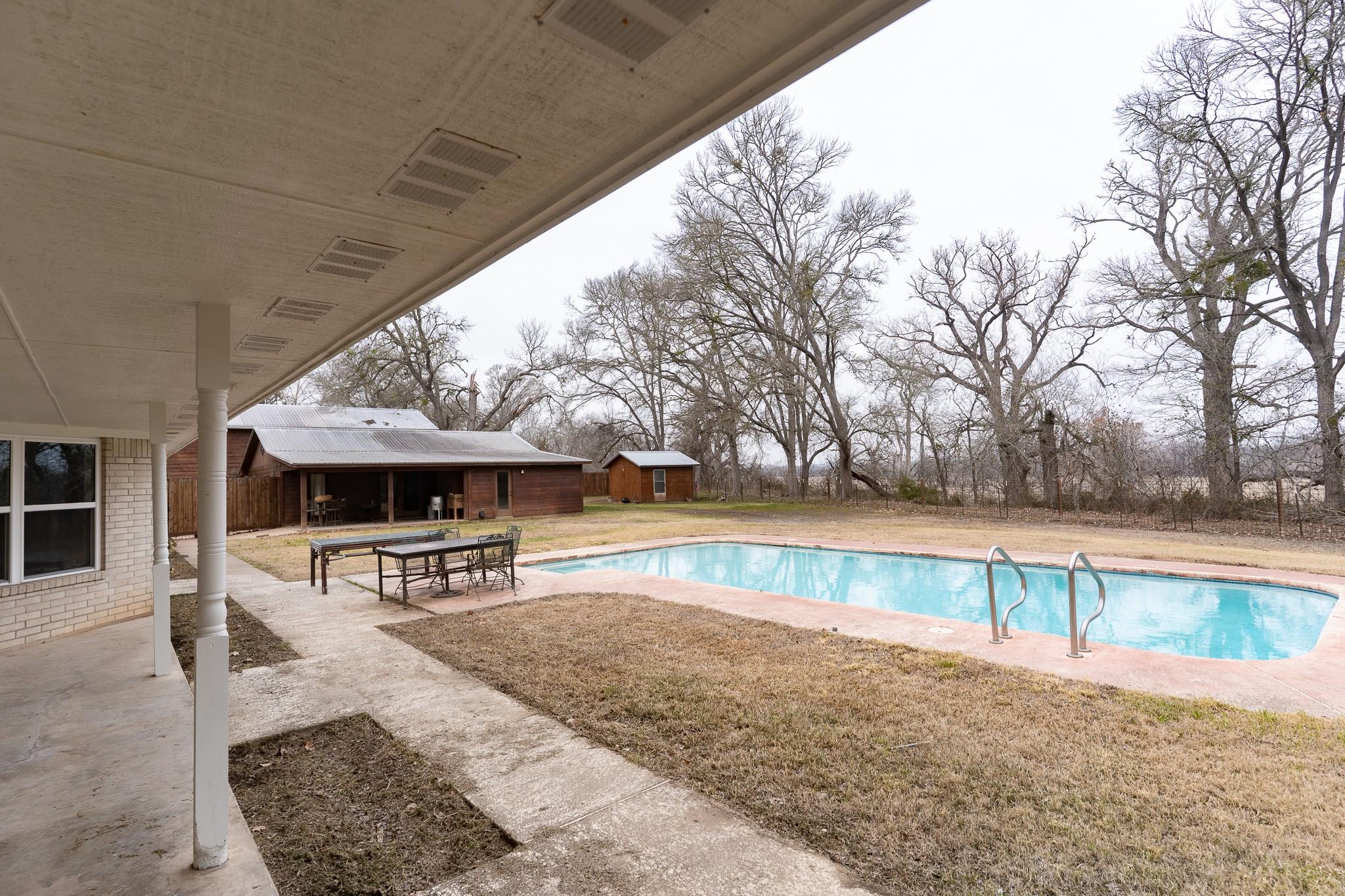 788 FM 2571, Smithville, TX 78957