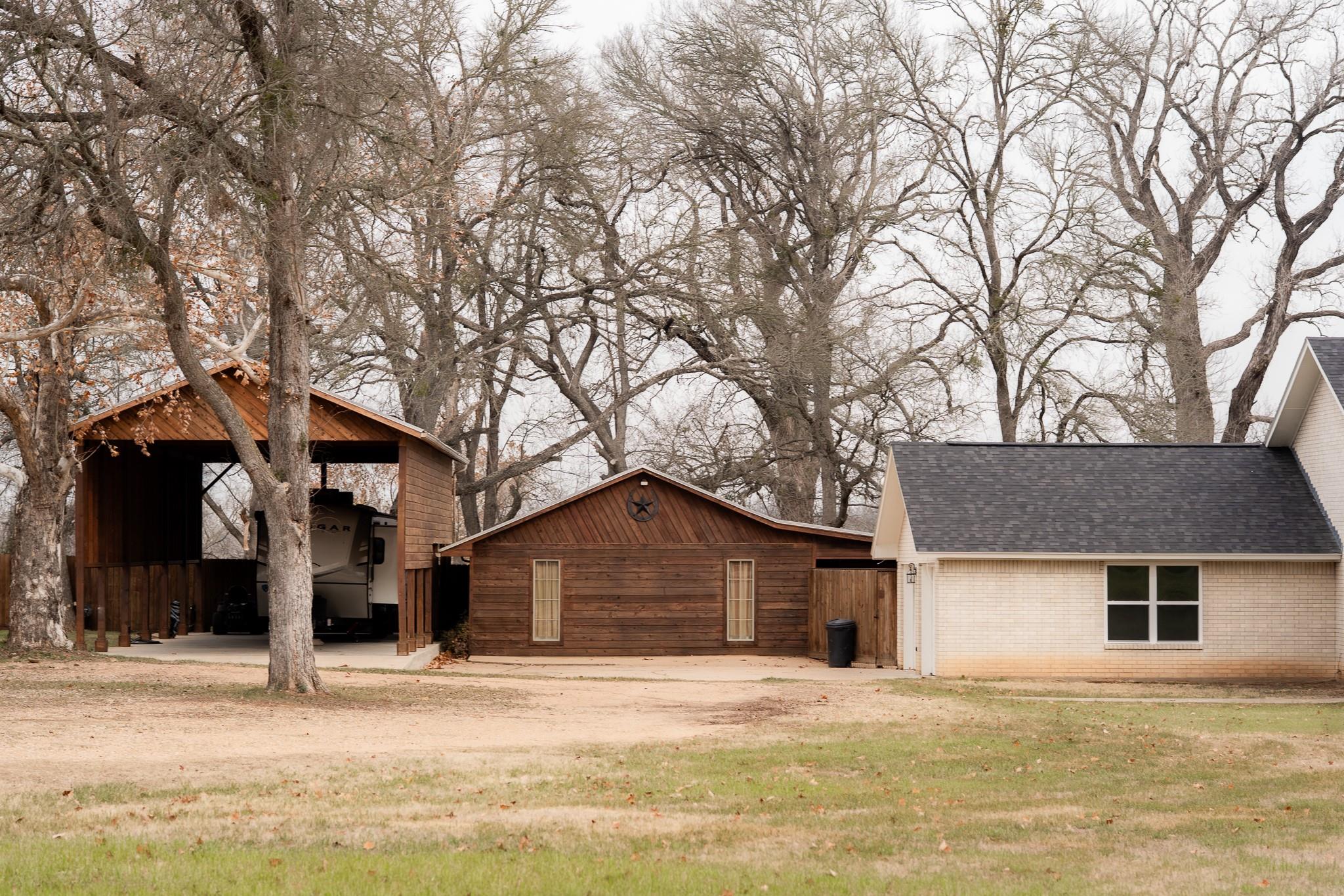 788 FM 2571, Smithville, TX 78957