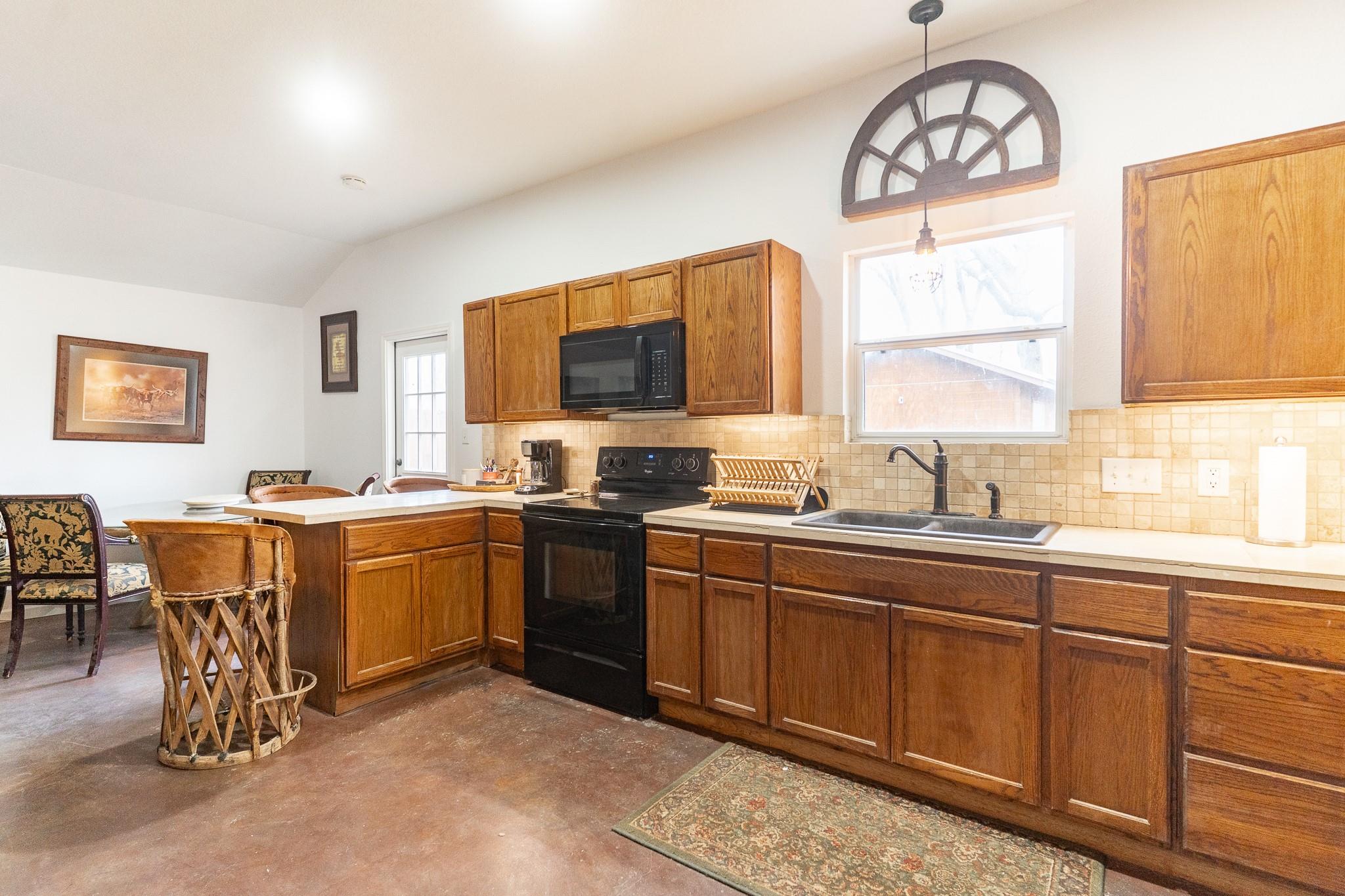 788 FM 2571, Smithville, TX 78957